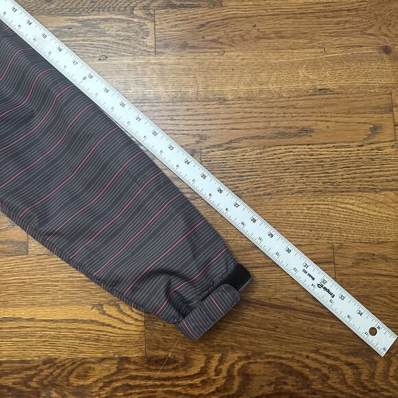 New Balance Women’s Windbreaker Jacket L Performance Striped Grey Red Jogging L - Picture 12 of 13